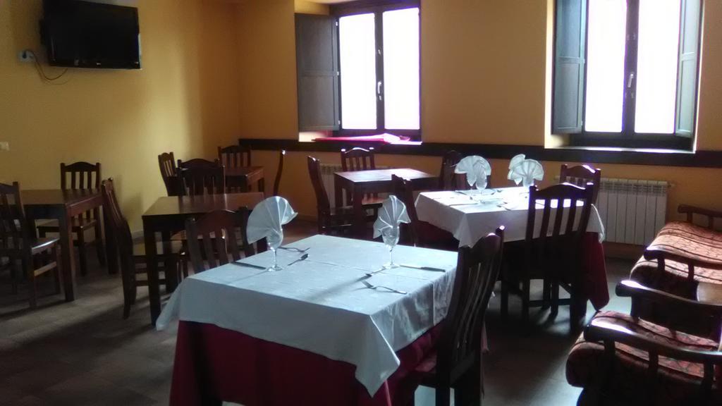 El Albergue Covaleda Ngoại thất bức ảnh