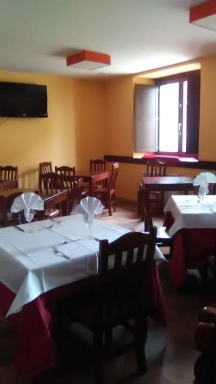 El Albergue Covaleda Ngoại thất bức ảnh